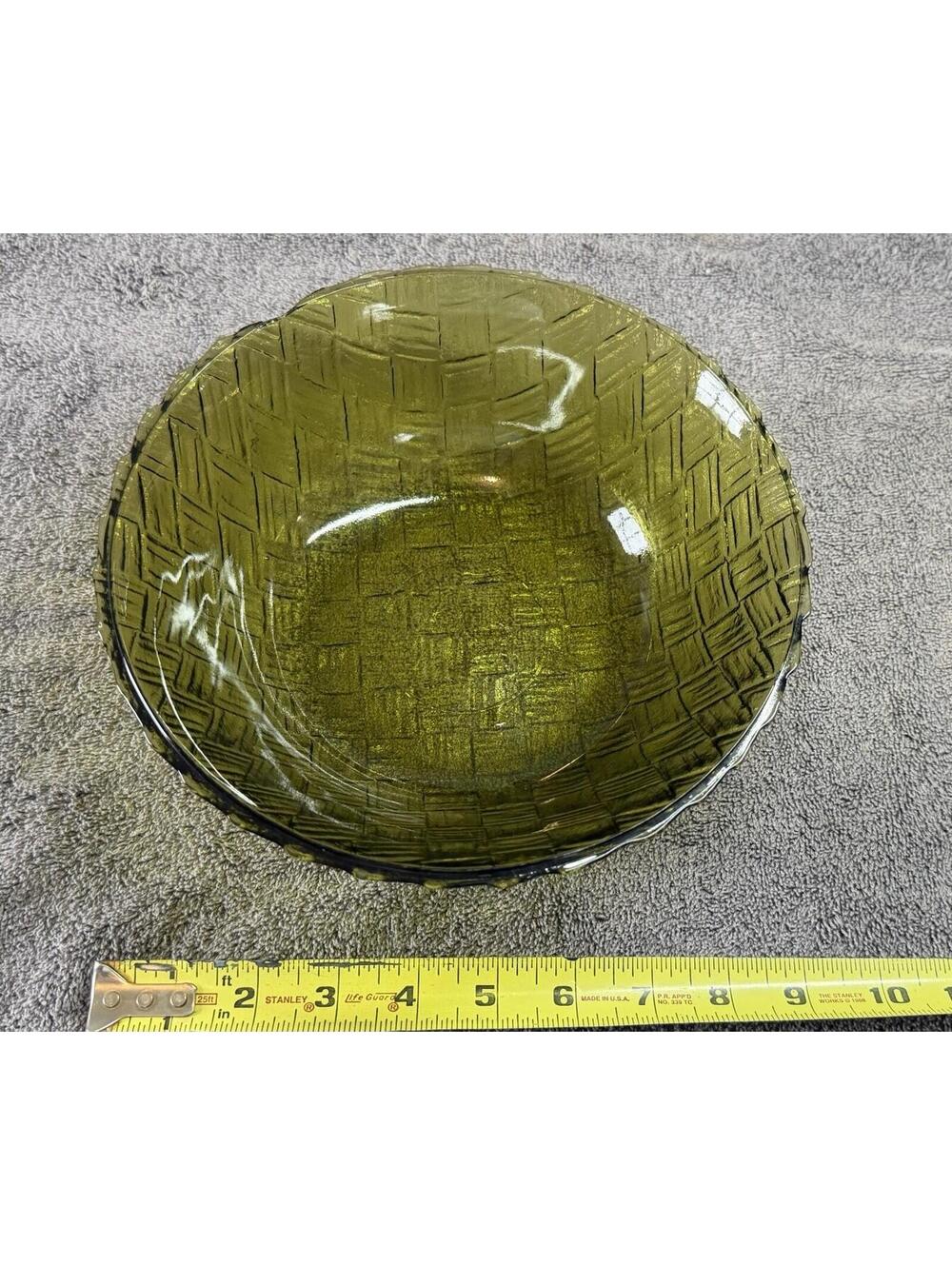 Vintage Indiana Glass Avocado Green Pressed Glass Bowl Basket Weave Pattern ￼